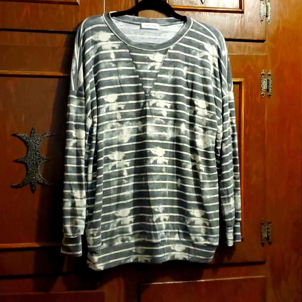 BNWOT First Love gray stripe tie-dye top sz L